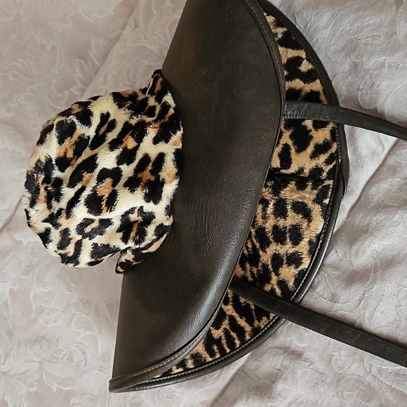 HAT / BROWN FAUX LEATHER and ANIMAL PRINT - Picture 7 of 7